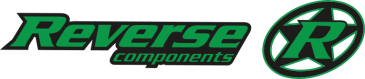 Grünes Reverse Components-Logo, Est. 2004, rechts ein R in einem runden Stern-Design.